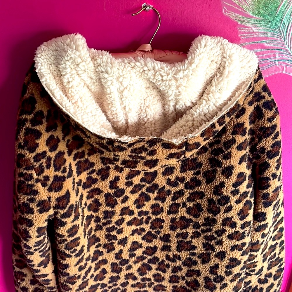 🐆Leopard Fleece Reversible Jacket🐆 - Picture 6 of 7